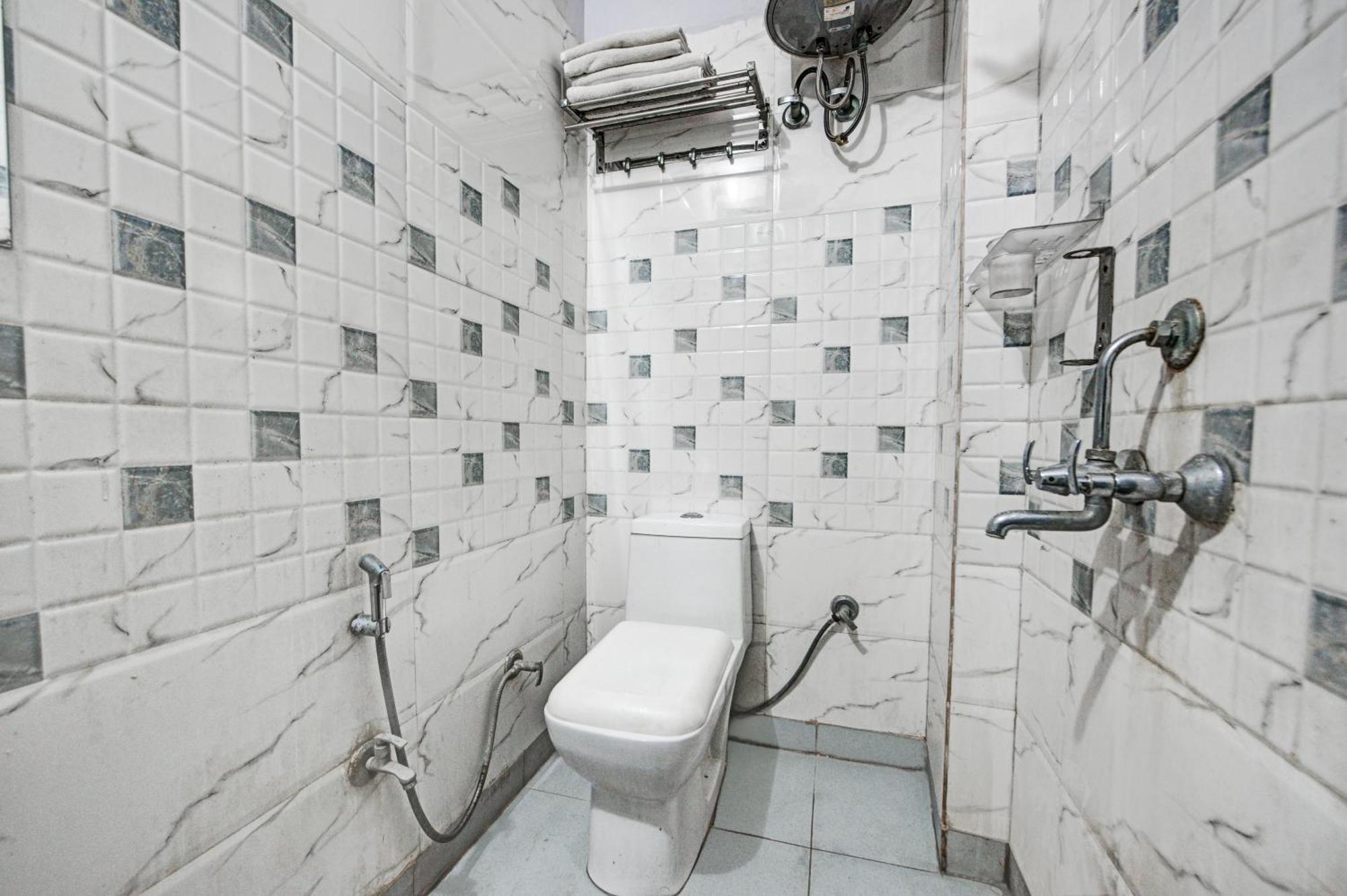 Royal Spark Inn1 - Medicity Gurugram, Near Medanta Hospital 古尔冈 外观 照片