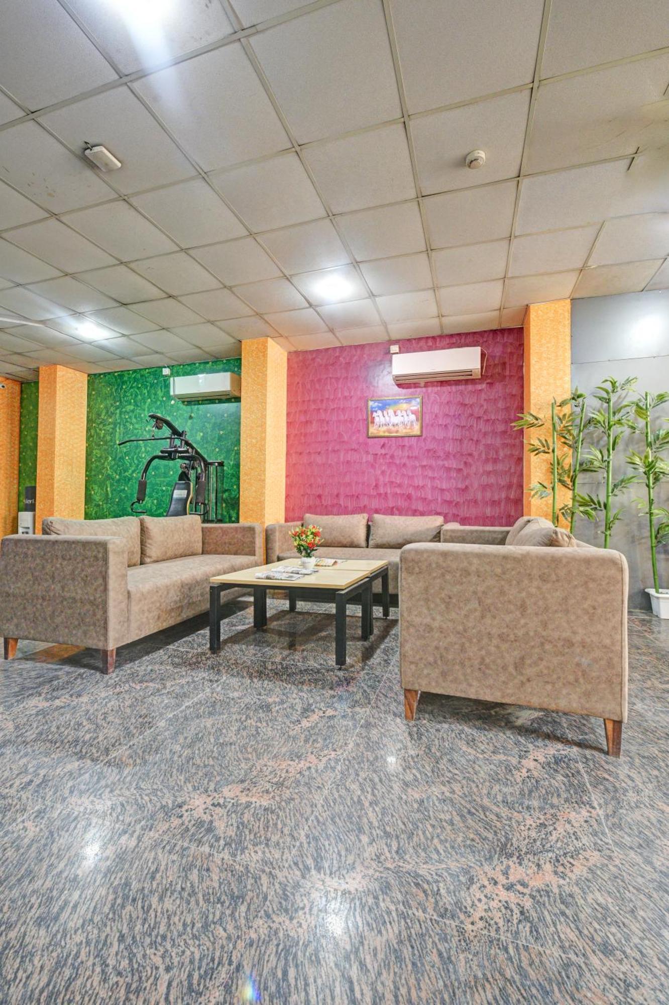 Royal Spark Inn1 - Medicity Gurugram, Near Medanta Hospital 古尔冈 外观 照片