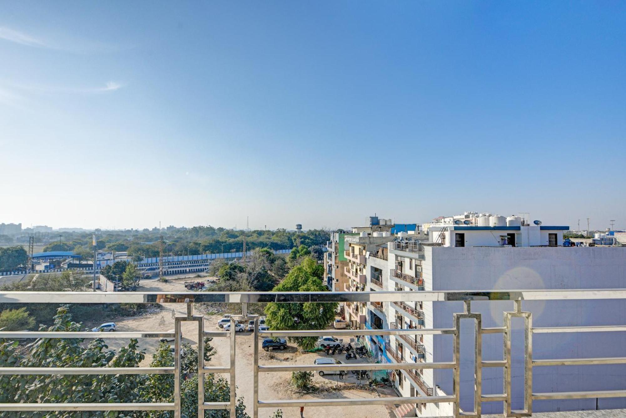 Royal Spark Inn1 - Medicity Gurugram, Near Medanta Hospital 古尔冈 外观 照片