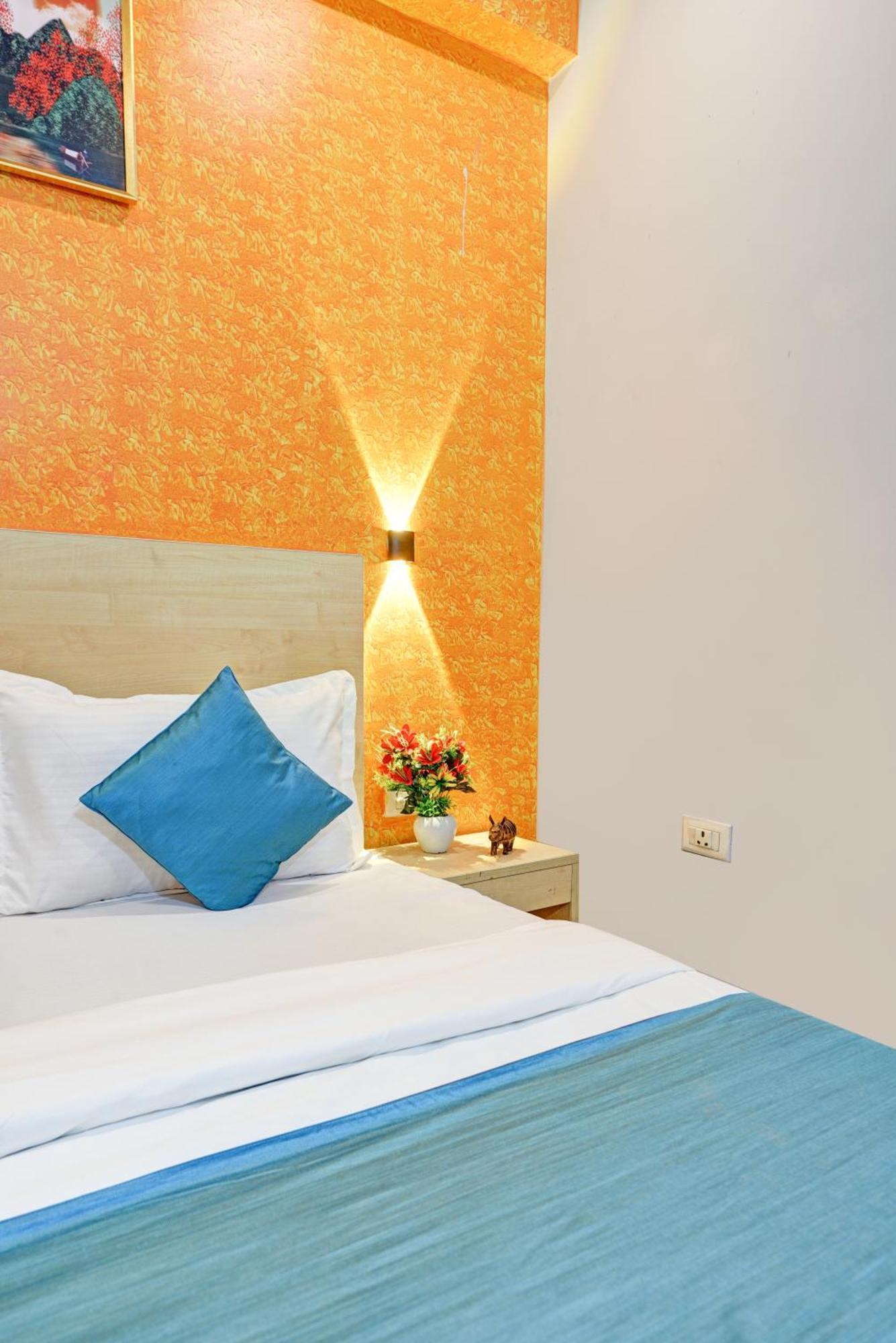 Royal Spark Inn1 - Medicity Gurugram, Near Medanta Hospital 古尔冈 外观 照片